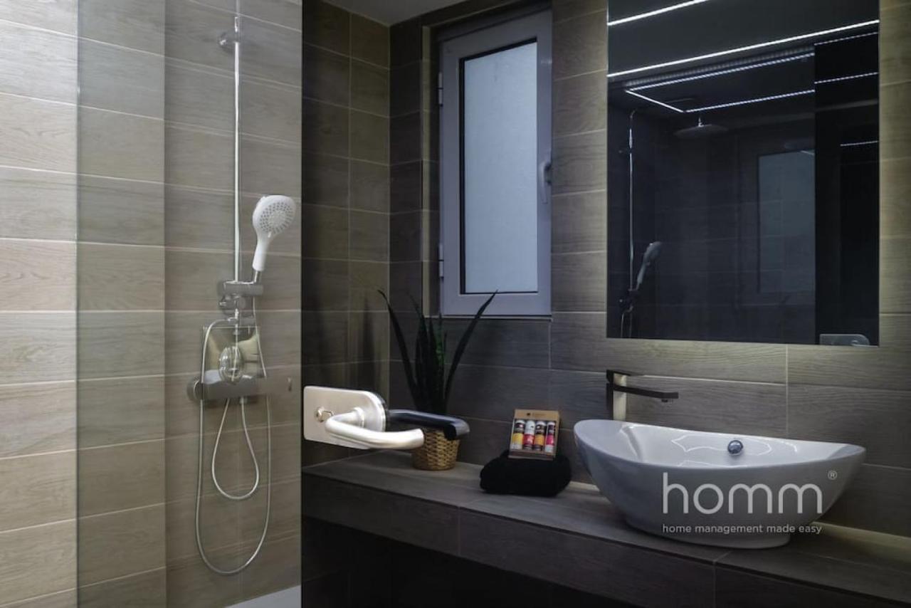 34Sqm Minimal Homm Apartment With Acropolis View Atene Esterno foto